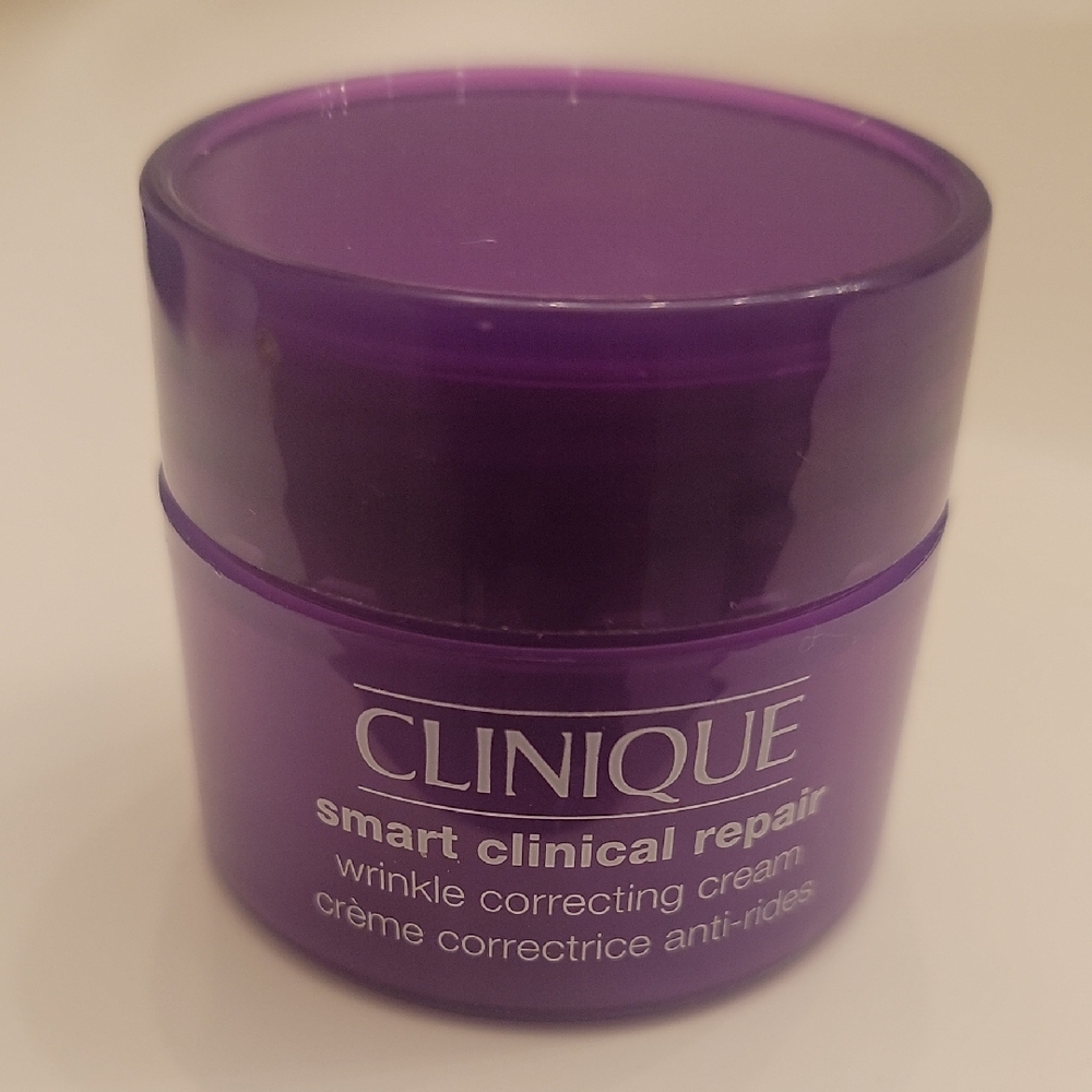 Clinique Smart Clinical Repair Cream - Vibrant Purple